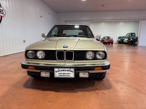Used 1990 BMW 325i Convertible image 6