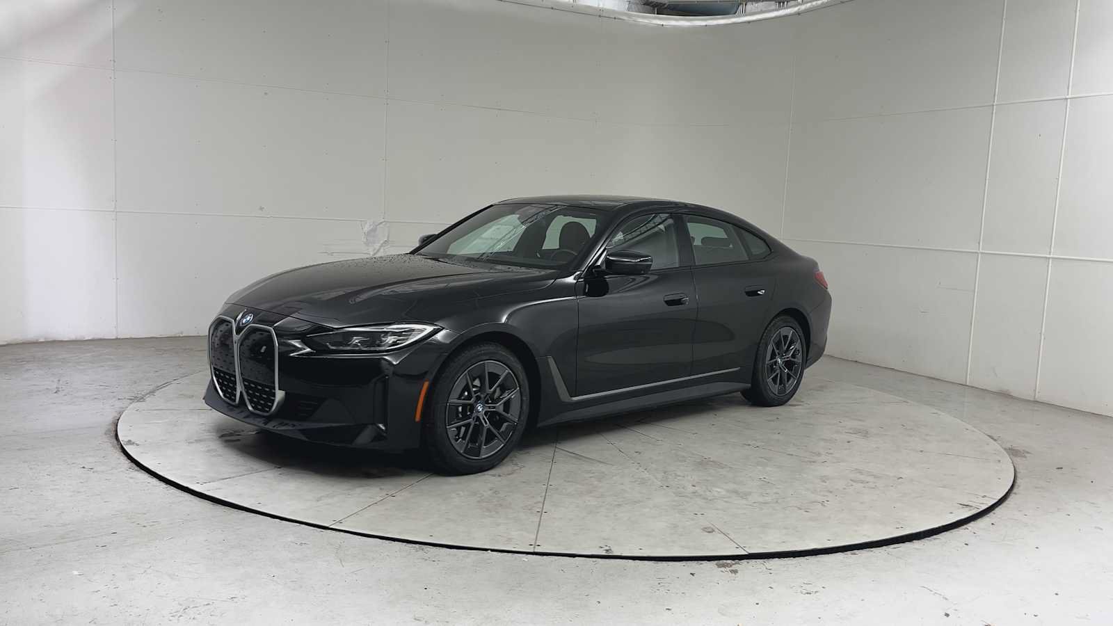 Used 2023 BMW i4 eDrive35 w/ Premium Package RWD image 6