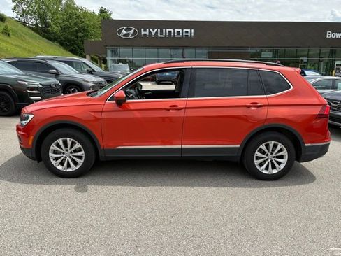 Used 2018 Volkswagen Tiguan SE AWD/4WD image 2