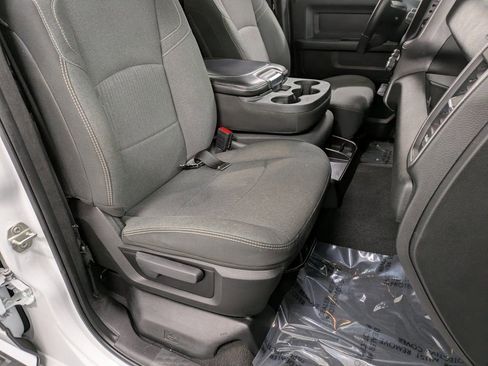 Used 2024 RAM 2500 Tradesman w/ Chrome Appearance Group image 28