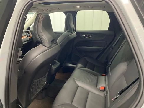 Used 2024 Volvo XC60 B5 Plus image 14