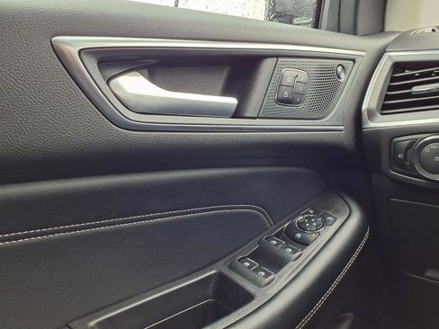 Used 2024 Ford Edge Titanium image 20