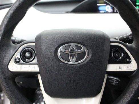 Used 2018 Toyota Prius Two image 10