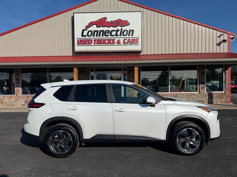 Used 2025 Nissan Rogue SV FWD image 3