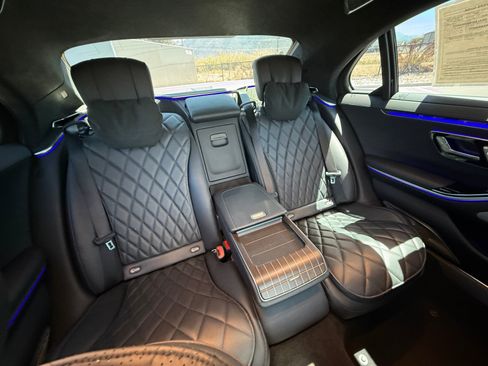 Used 2022 Mercedes-Benz S 580 4MATIC Sedan w/ AMG Line Package image 18