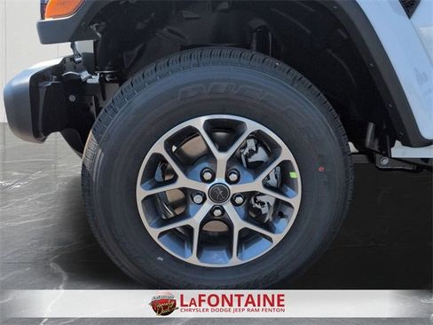 New 2025 Jeep Gladiator Sport image 32