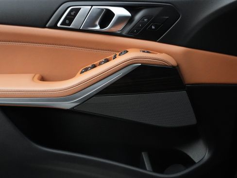 Certified 2024 BMW X5 sDrive40i w/ Executive Package image 30