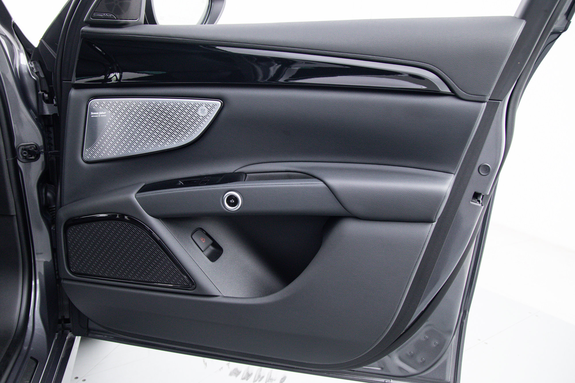 Certified 2023 Maserati Grecale Modena AWD/4WD image 9
