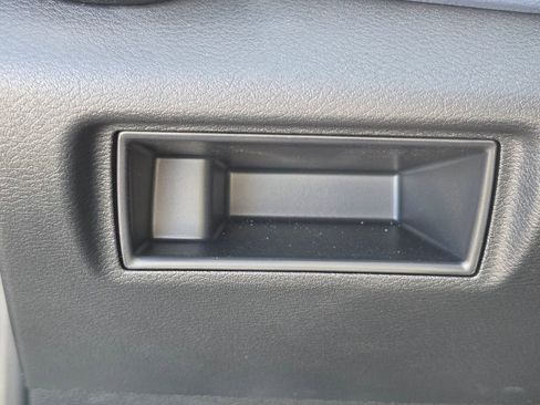 New 2025 Nissan Versa SV w/ Trunk Package FWD image 17