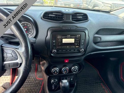 Used 2016 Jeep Renegade Trailhawk AWD/4WD image 11