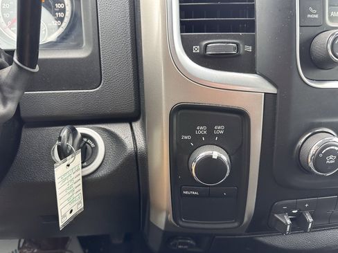 Used 2015 RAM 3500 SLT w/ Cold Weather Group image 18