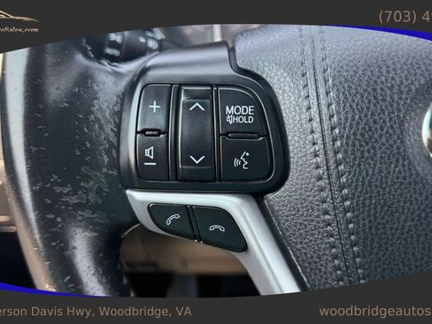Used 2017 Toyota Highlander XLE AWD/4WD image 24