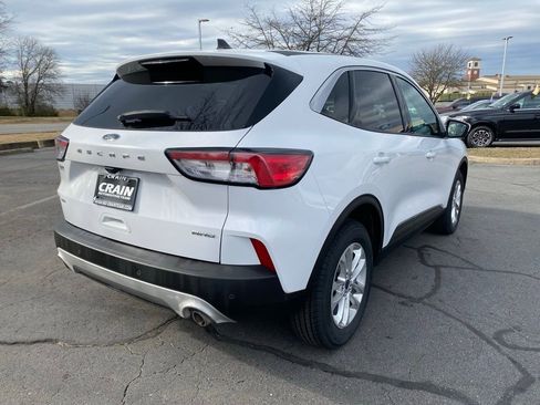 Certified 2021 Ford Escape SE image 8