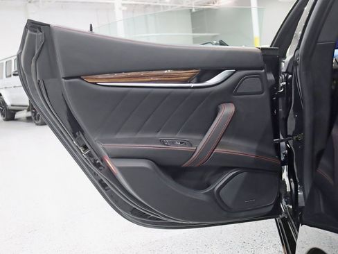 Used 2019 Maserati Ghibli S GranLusso image 37