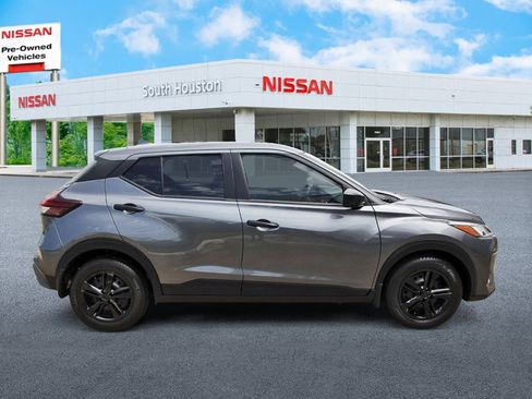 Used 2024 Nissan Kicks S FWD image 5