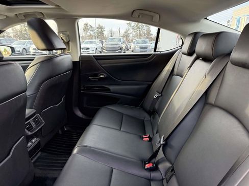 Used 2025 Lexus ES 350 Premium image 18