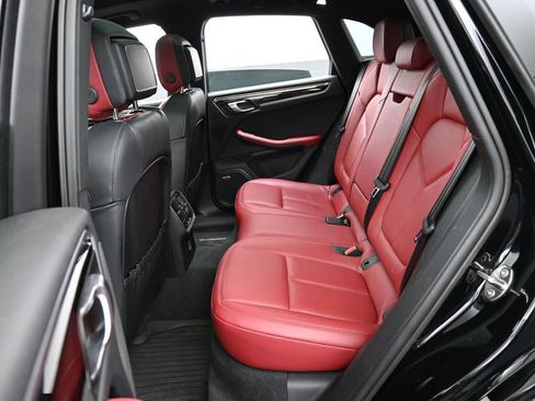 Certified 2024 Porsche Macan AWD/4WD image 24
