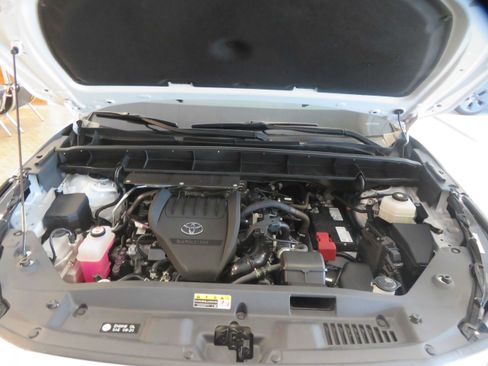 Used 2023 Toyota Highlander XLE FWD image 59