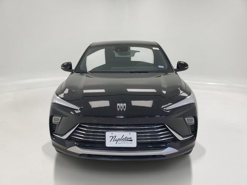 Used 2025 Buick Envista Preferred image 2