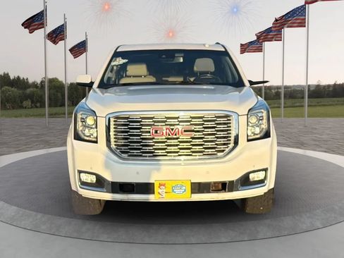 Used 2019 GMC Yukon XL Denali w/ Open Road Package AWD/4WD image 5