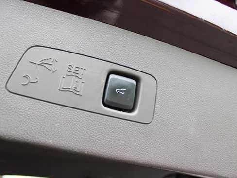 Used 2020 Lincoln Corsair AWD w/ Premium Package image 36