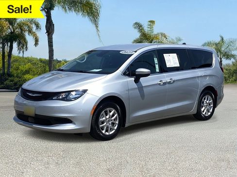 Used 2023 Chrysler Voyager LX FWD image 1