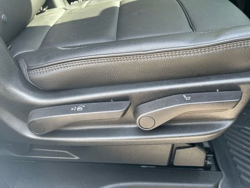 Used 2022 GMC Yukon Denali image 46