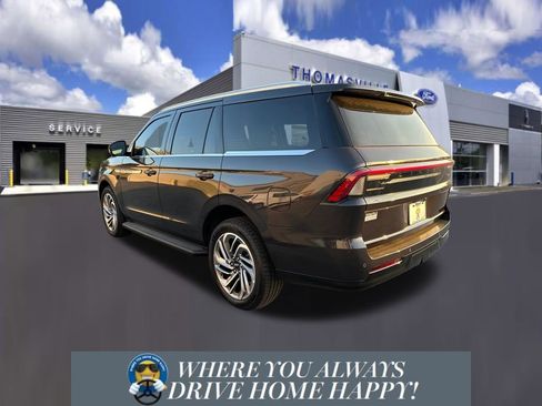 New 2026 Lincoln Navigator Premiere image 4