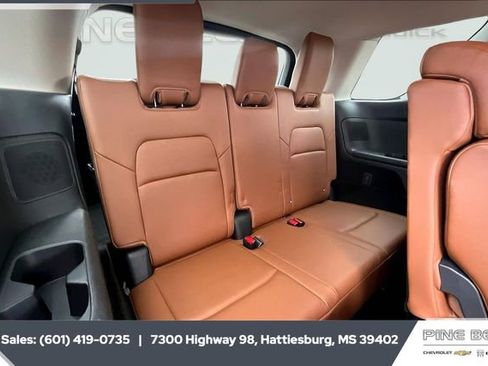 Used 2023 Nissan Pathfinder Platinum w/ Cargo Package image 21