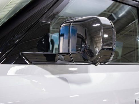 Used 2025 Land Rover Defender 110 S image 10