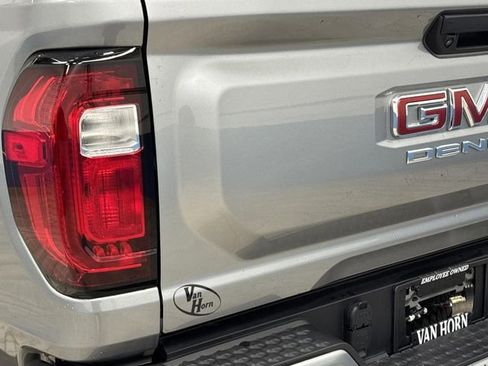 Used 2024 GMC Canyon Denali image 36