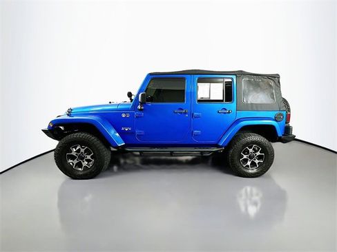 Used 2016 Jeep Wrangler Unlimited Sahara image 4