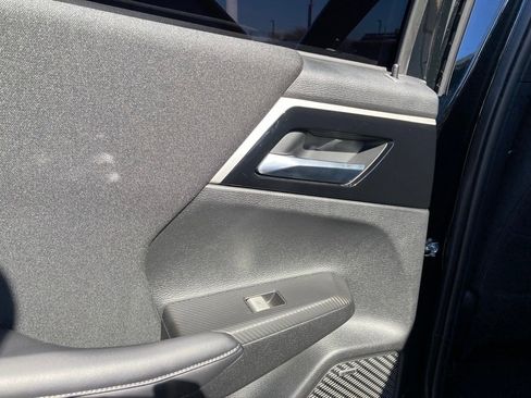 Used 2025 Mitsubishi Outlander ES image 12