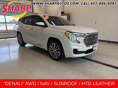 Used 2022 GMC Terrain Denali AWD/4WD image 1