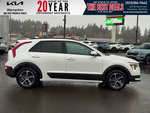 New 2025 Kia Niro EX image 9