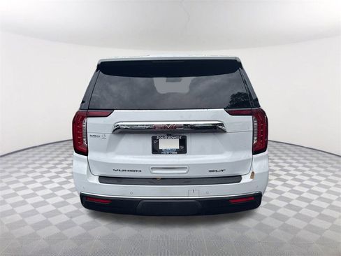 Used 2022 GMC Yukon SLT w/ SLT Premium Package image 6