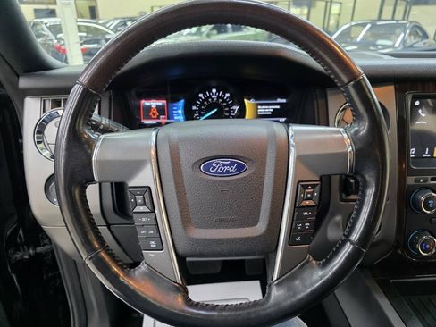 Used 2017 Ford Expedition Platinum RWD image 28