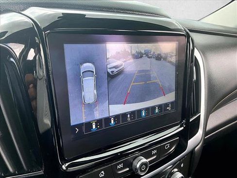 Used 2021 Chevrolet Traverse Premier w/ Redline Edition FWD image 23