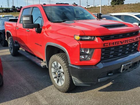 Used 2021 Chevrolet Silverado 2500 Custom w/ Custom Value Package image 2