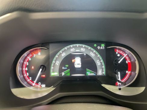Used 2025 Toyota RAV4 XLE FWD image 10