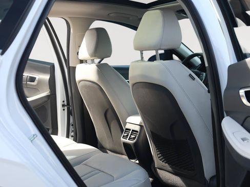 Used 2022 Hyundai Sonata Limited FWD image 18