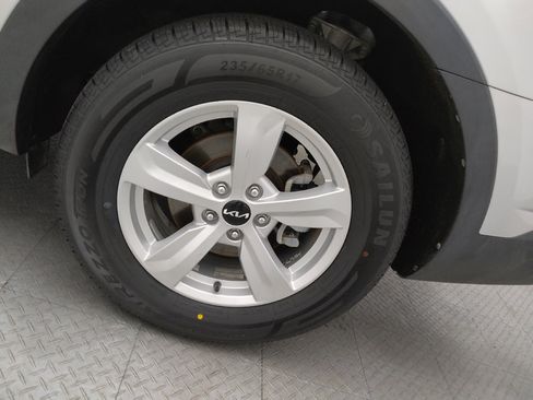 Used 2022 Kia Sorento LX FWD image 31