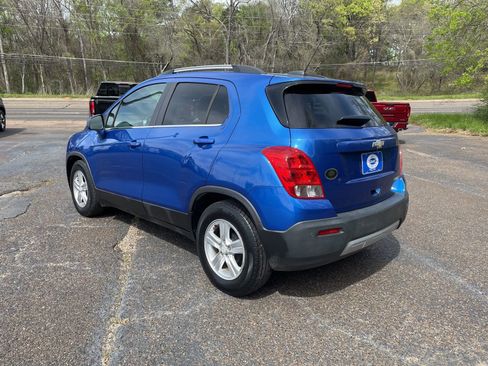 Used 2015 Chevrolet Trax LT w/ LT Sun and Sound Package image 3