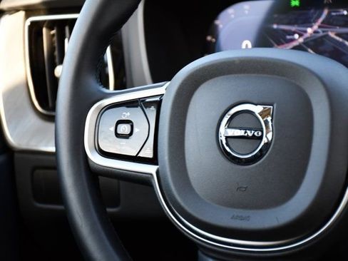 Certified 2025 Volvo XC60 B5 Plus image 21