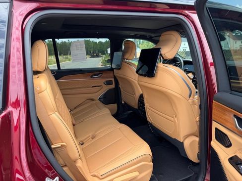 Used 2025 Jeep Grand Cherokee L Summit AWD/4WD image 49