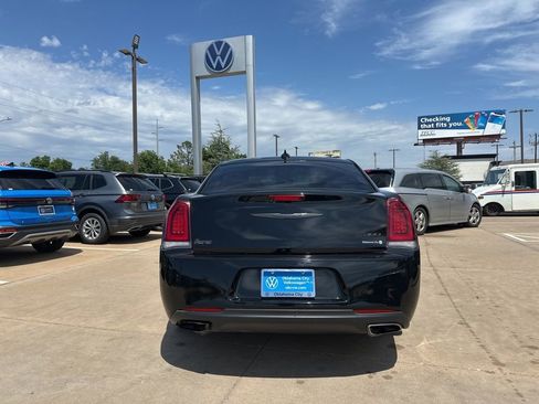 Used 2023 Chrysler 300 Touring w/ Sport Appearance Package RWD image 6