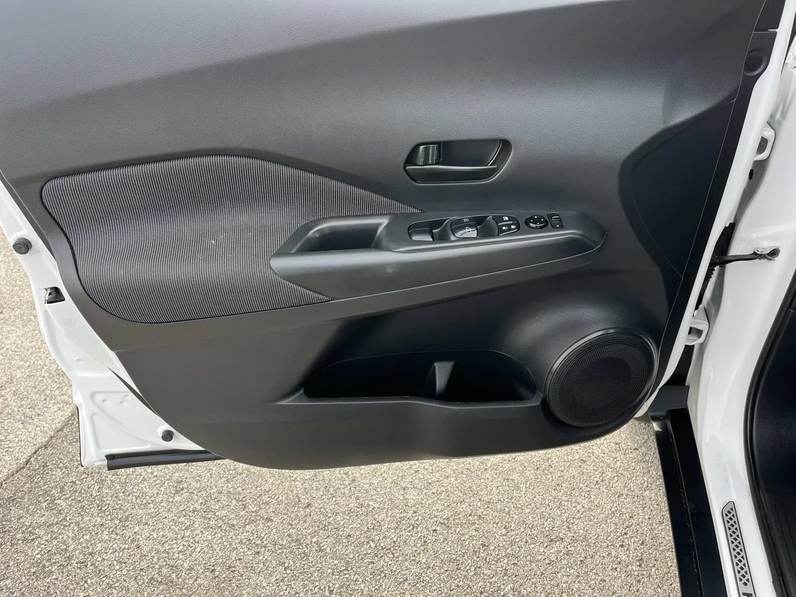 Used 2019 Nissan Kicks S FWD image 27