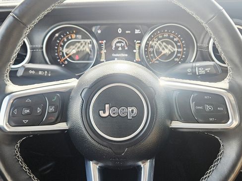Used 2022 Jeep Gladiator Overland w/ Popular Equipment Package AWD/4WD image 28