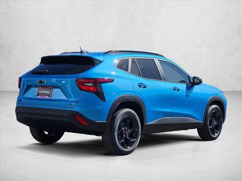 New 2026 Chevrolet Trax LT w/ Sunroof Package FWD image 2