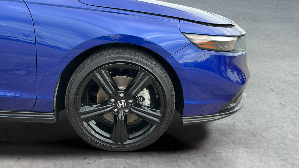 Used 2023 Honda Accord Sport image 25